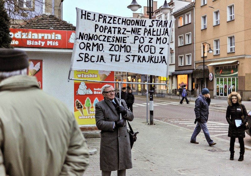 Elbląg Protestowali przeciwko rządowi PiS: - Czujemy się zagrożeni