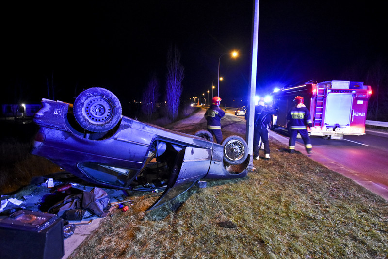 Elbląg Wypadł z drogi i dachował
