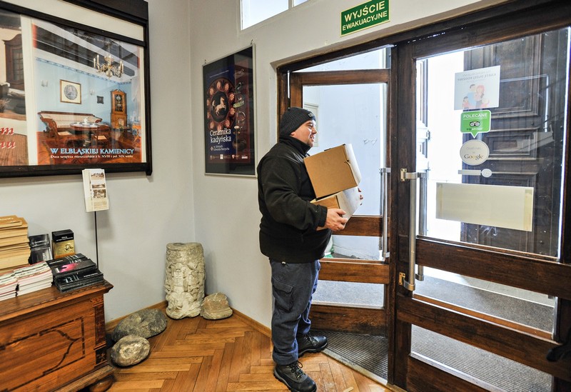 Muzealnicy się pakują zdjęcie nr 143657