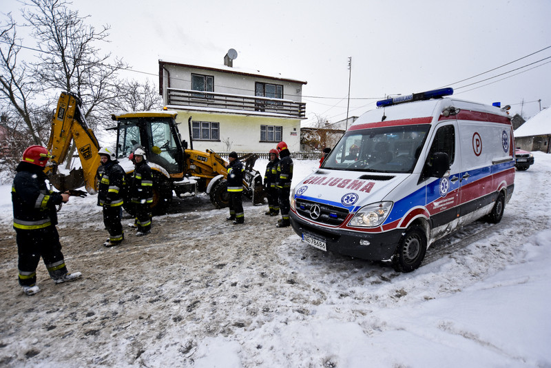 Pługopiaskarka uderzyła w autobus zdjęcie nr 145392