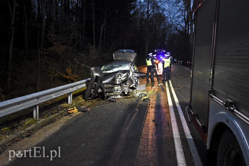 Kierowca golfa zginął na drodze do Tolkmicka zdjęcie nr 146949