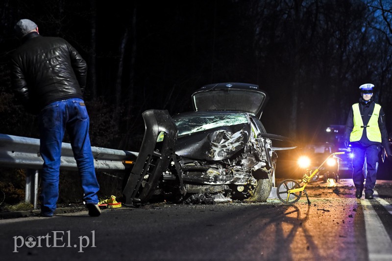 Kierowca golfa zginął na drodze do Tolkmicka zdjęcie nr 146954