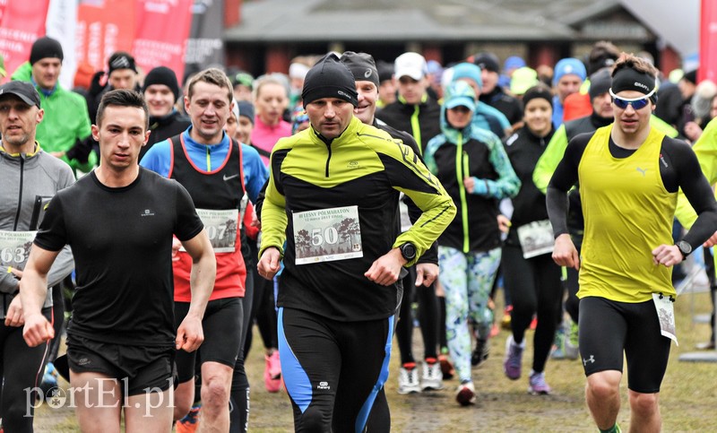 Leśny półmaraton. Tak biegacze uczcili Dzień Kobiet zdjęcie nr 147455
