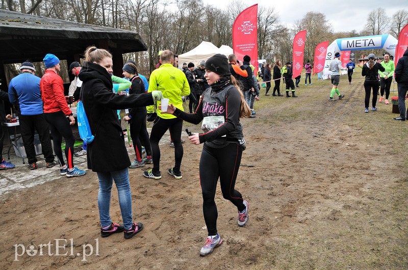 Leśny półmaraton. Tak biegacze uczcili Dzień Kobiet zdjęcie nr 147501