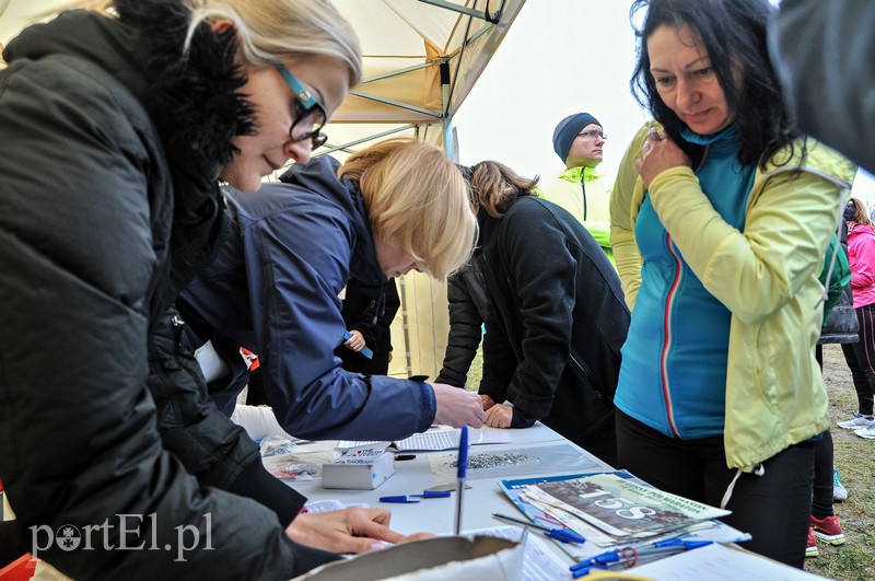 Elbląg Leśny półmaraton. Tak biegacze uczcili Dzień Kobiet