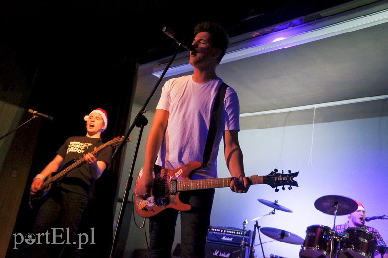 Rock i punk na jednej scenie zdjęcie nr 147865