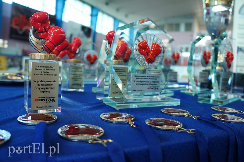 Elbląg Niezły boks na lodowisku