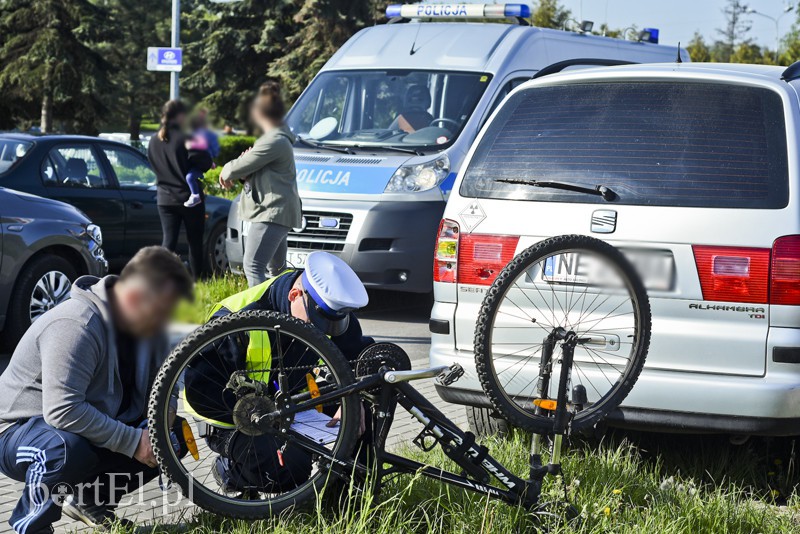 Kolizja rowerzysty z seatem na ul. Częstochowskiej zdjęcie nr 151945