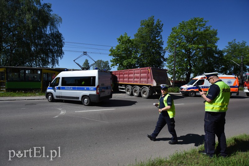 Grunwaldzka zablokowana! Ciężarówka zderzyła się z tramwajem zdjęcie nr 152137