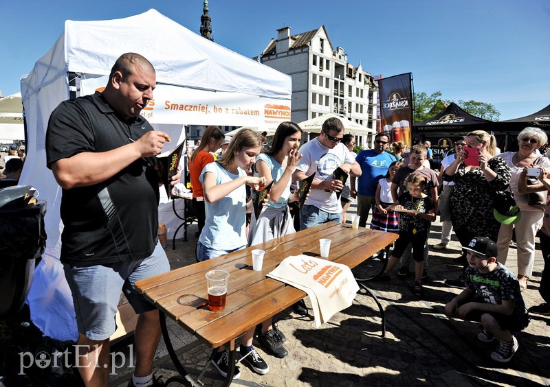 Bulwar przyciąga jedzeniem zdjęcie nr 152765