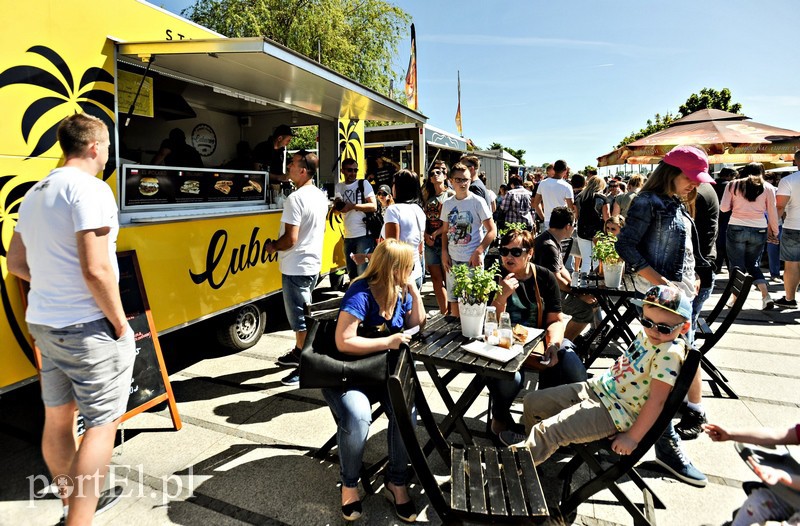 Bulwar przyciąga jedzeniem zdjęcie nr 152749