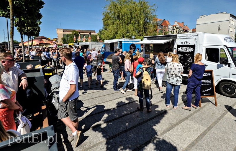 Bulwar przyciąga jedzeniem zdjęcie nr 152745