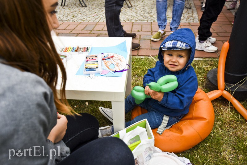 Starówka pełna dzieci zdjęcie nr 153065