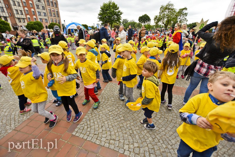 Starówka pełna dzieci zdjęcie nr 153060