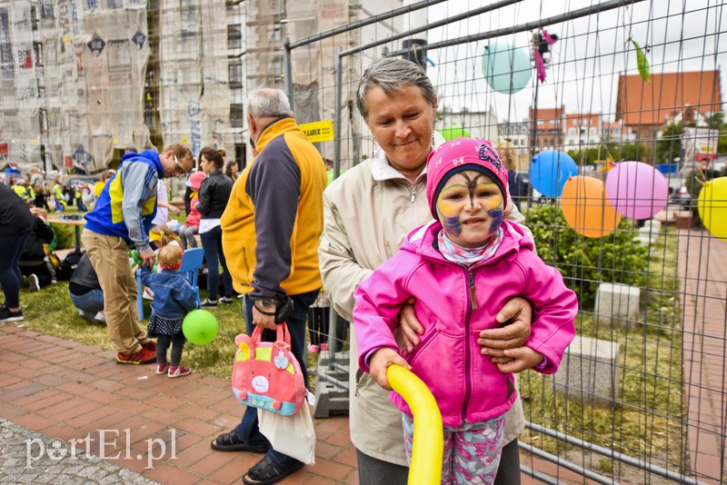 Starówka pełna dzieci zdjęcie nr 153091