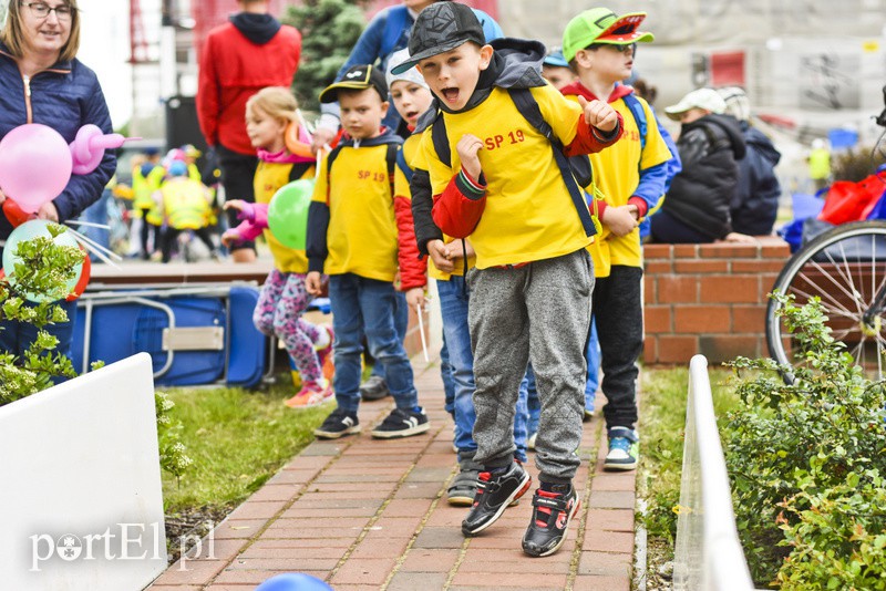 Starówka pełna dzieci zdjęcie nr 153076