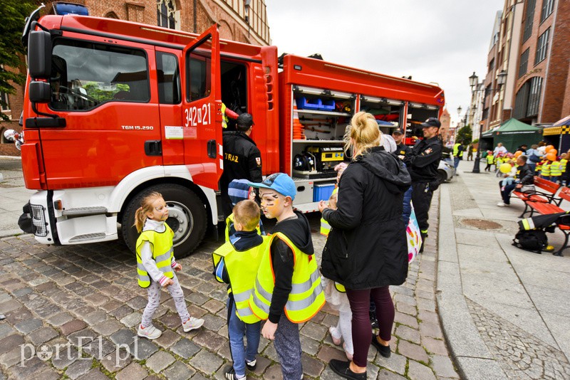 Starówka pełna dzieci zdjęcie nr 153092