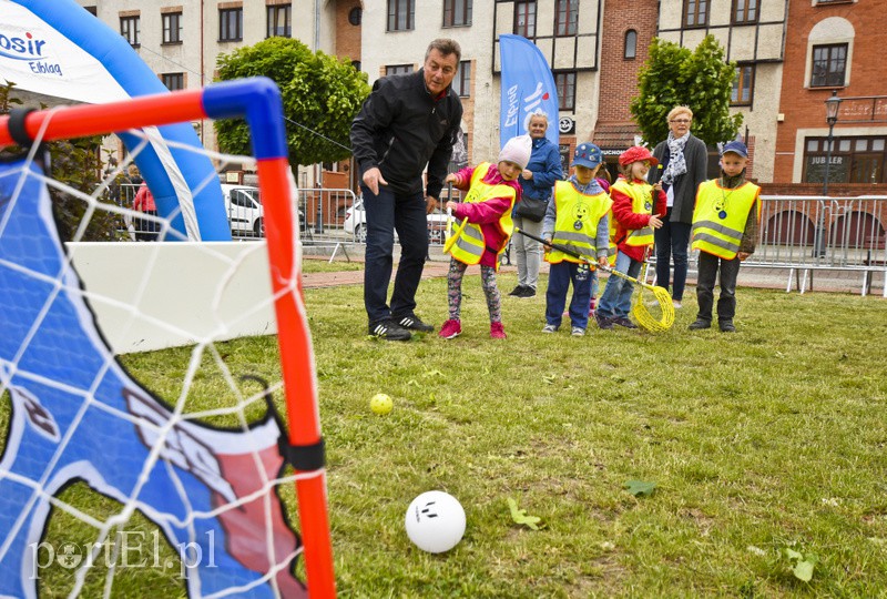 Starówka pełna dzieci zdjęcie nr 153073