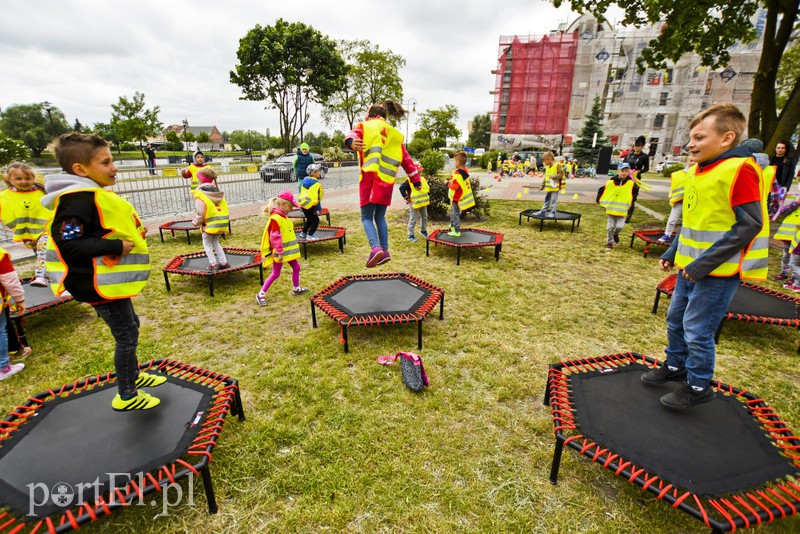 Starówka pełna dzieci zdjęcie nr 153074