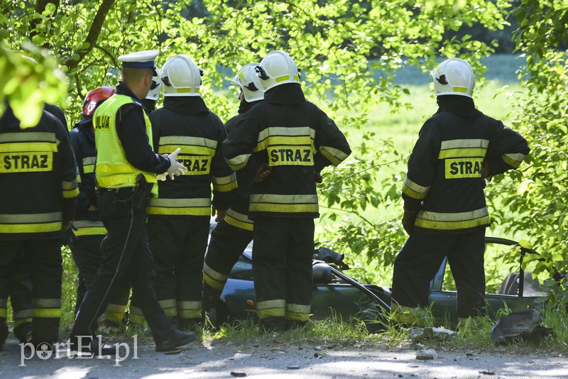 Tragiczny wypadek w Krasnym Lesie, kierowca uciekał przed policją zdjęcie nr 153177