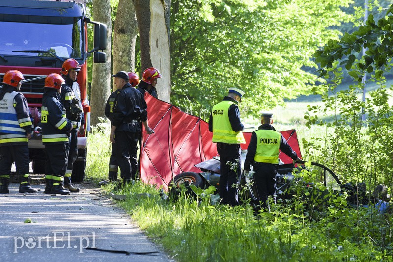 Tragiczny wypadek w Krasnym Lesie, kierowca uciekał przed policją zdjęcie nr 153181