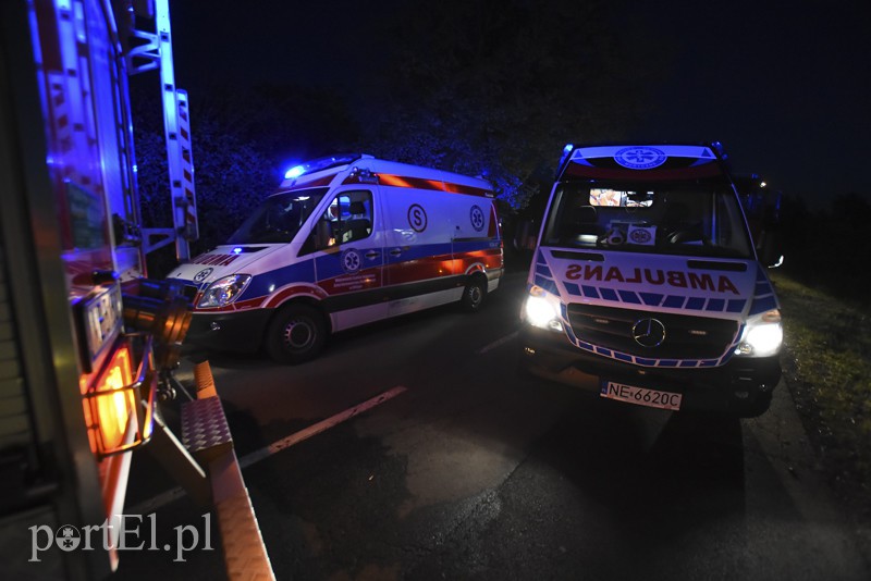 Dachowanie w Rubnie, dwie osoby ranne zdjęcie nr 153217