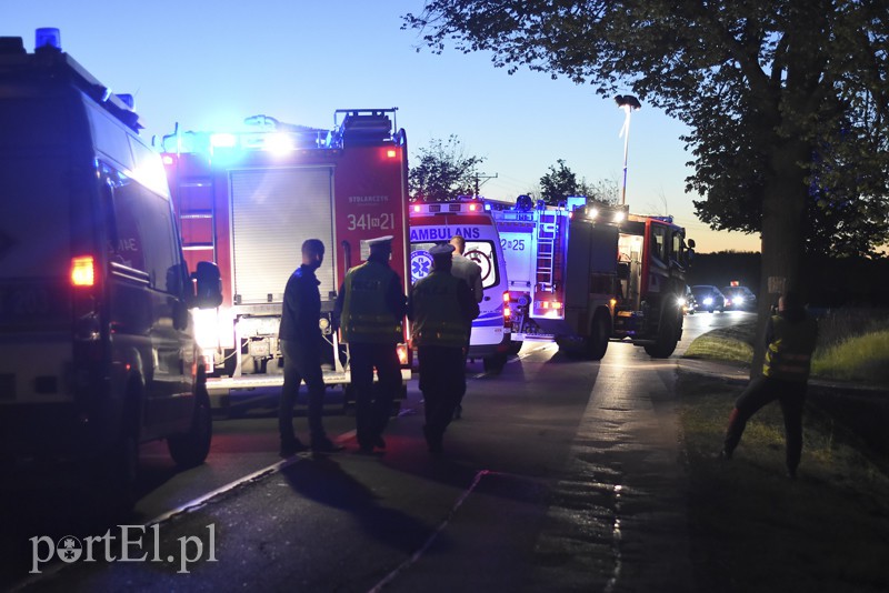 Elbląg Dachowanie w Rubnie, dwie osoby ranne