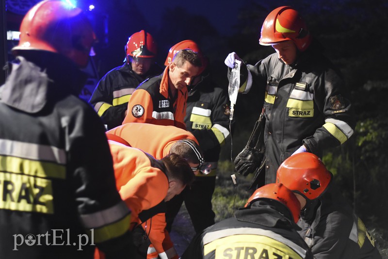 Dachowanie w Rubnie, dwie osoby ranne zdjęcie nr 153212