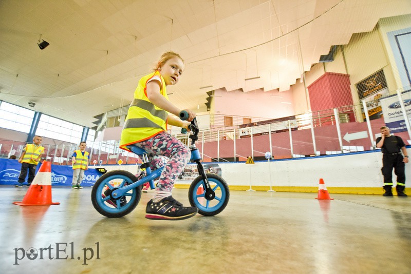 Autoriada uczy bezpieczeństwa na drodze zdjęcie nr 153676