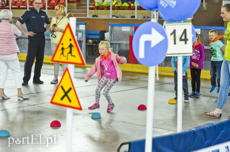 Autoriada uczy bezpieczeństwa na drodze zdjęcie nr 153671