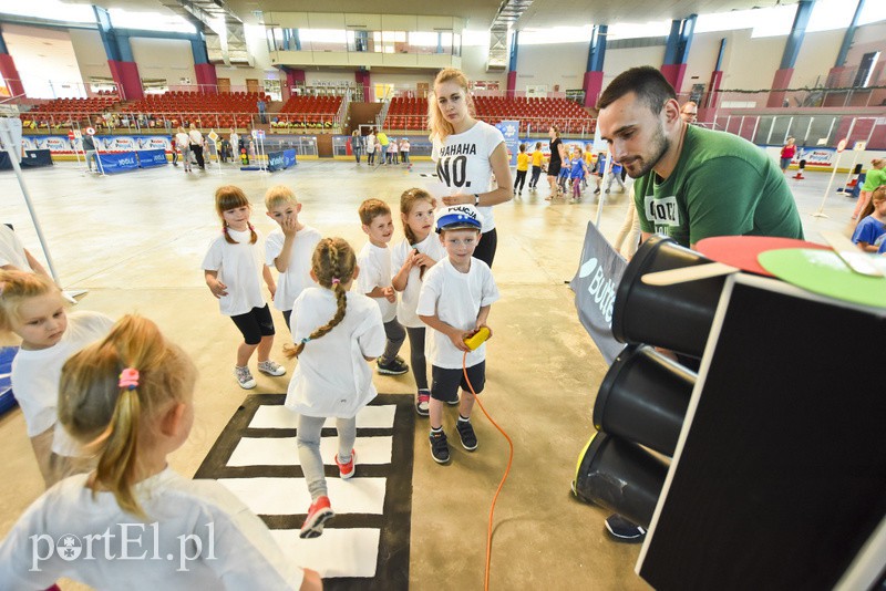 Autoriada uczy bezpieczeństwa na drodze zdjęcie nr 153685