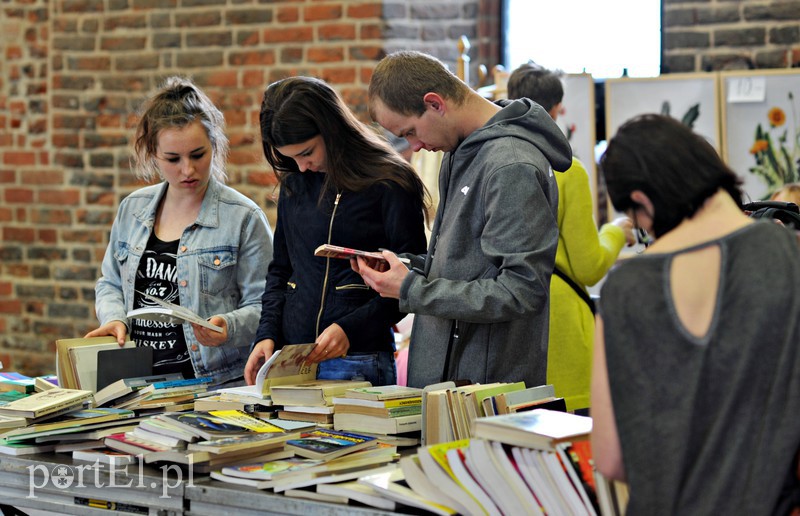 Magiczna noc w świecie książek zdjęcie nr 153856