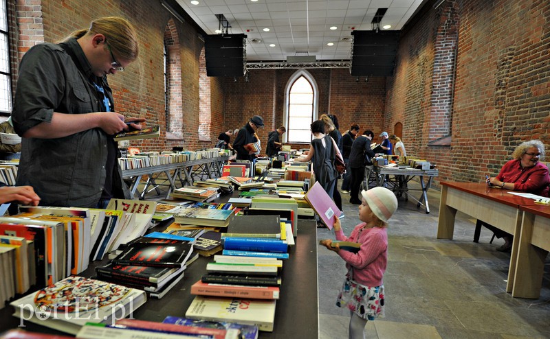 Magiczna noc w świecie książek zdjęcie nr 153848