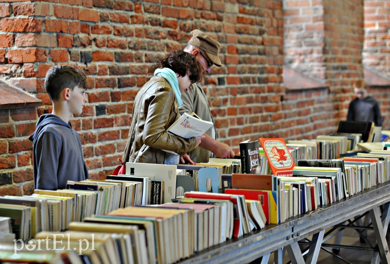 Magiczna noc w świecie książek zdjęcie nr 153849