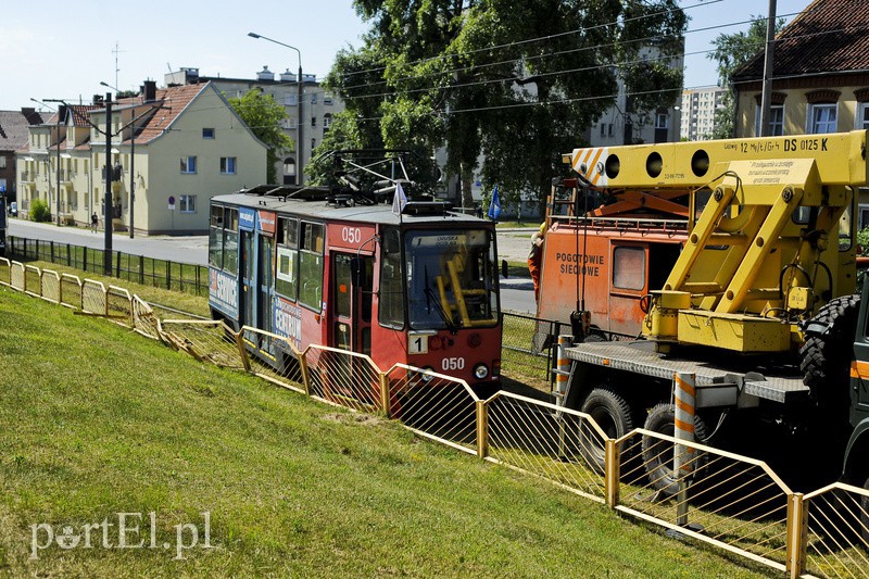 Tramwaj wypadł z torów zdjęcie nr 154549