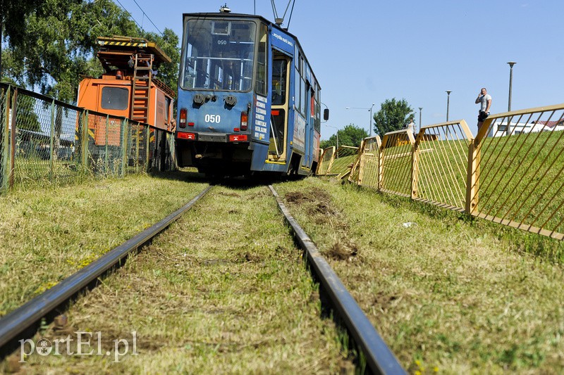 Tramwaj wypadł z torów zdjęcie nr 154542