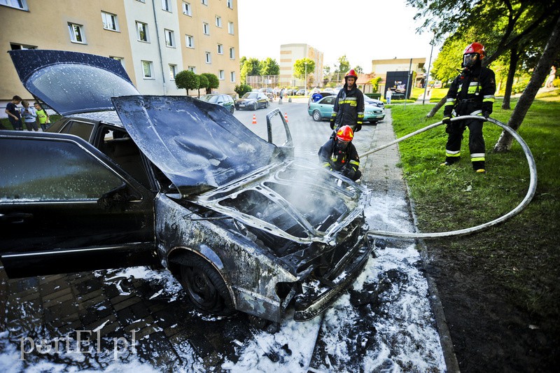 Na płk. Dąbka spłonął saab  zdjęcie nr 154558