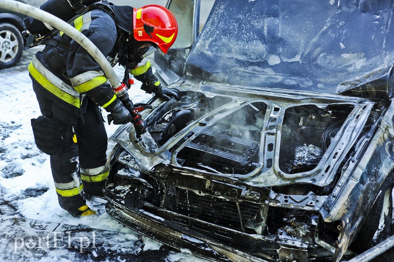 Na płk. Dąbka spłonął saab  zdjęcie nr 154554