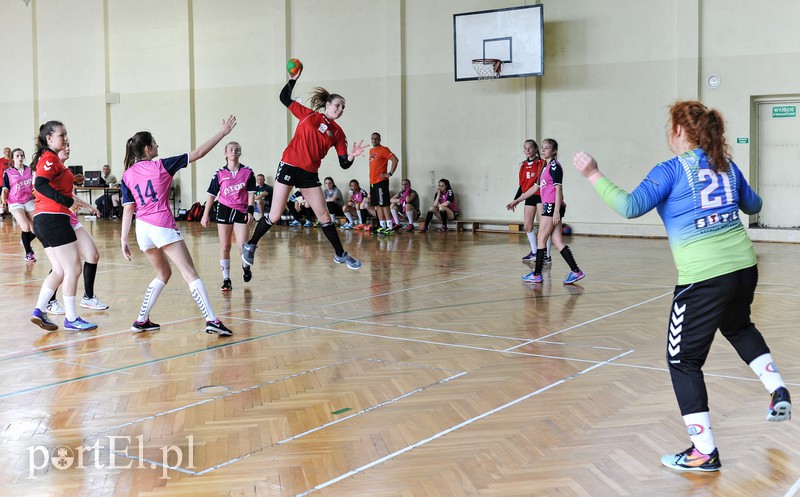 Młode szczypiornistki opanowały Elbląg zdjęcie nr 154628