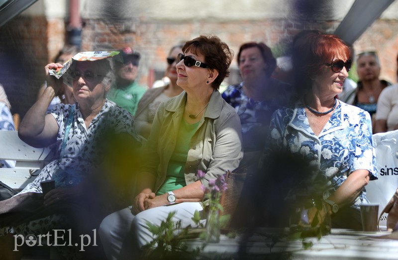 Kuchnia regionalna z muzyką dawną w tle zdjęcie nr 154815