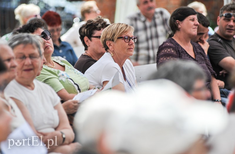 Kuchnia regionalna z muzyką dawną w tle zdjęcie nr 154821