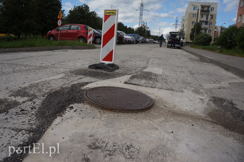 Zerwali asfalt, mieszkańcy się skarżą zdjęcie nr 154840