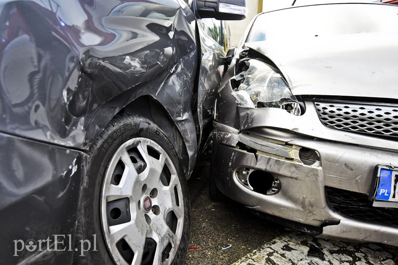 Róg ul. Brzeskiej i Płk. Dąbka - trzecia kolizja tego dnia zdjęcie nr 155674