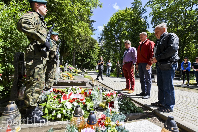 Upamiętnić generała zdjęcie nr 156008