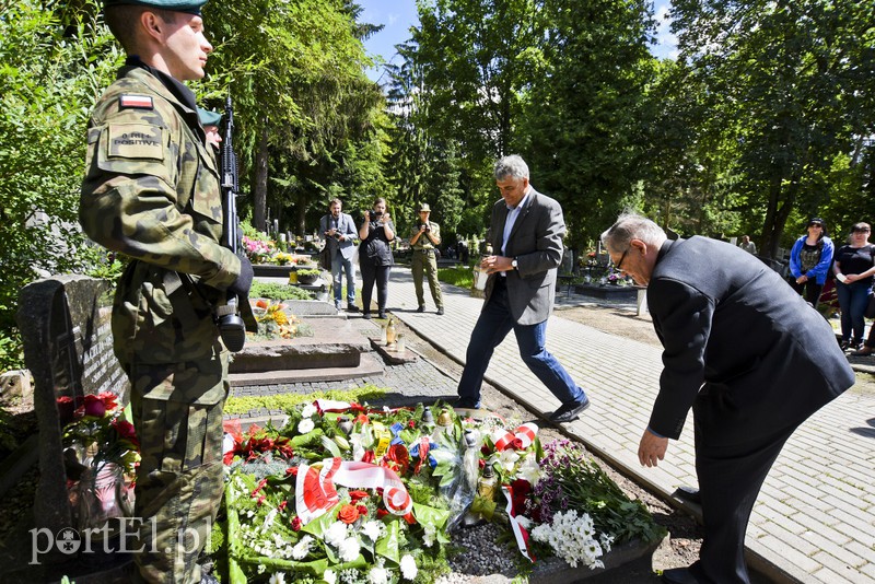 Upamiętnić generała zdjęcie nr 156007