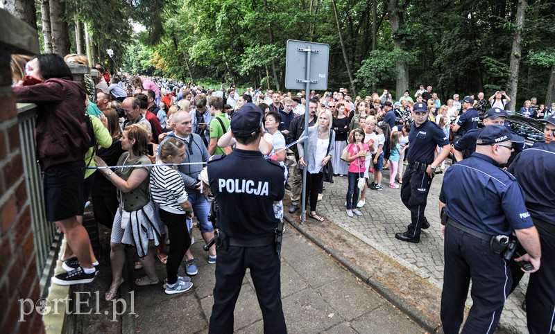  Tłumy przyjechały do Sztutowa, by witać książęcą parę zdjęcie nr 156321