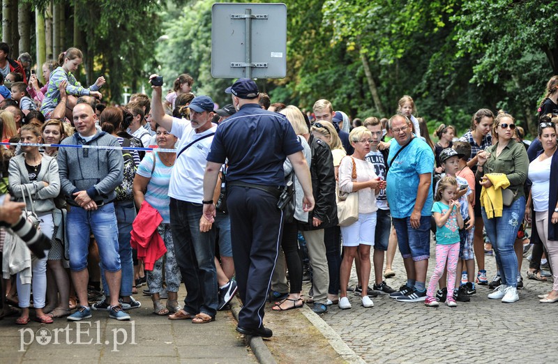  Tłumy przyjechały do Sztutowa, by witać książęcą parę zdjęcie nr 156320