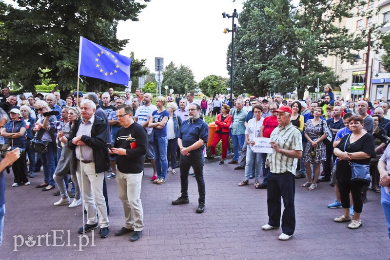 Protest pod sądem  zdjęcie nr 156483