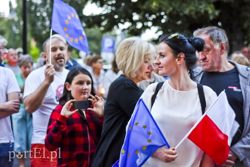 Protest pod sądem  zdjęcie nr 156478