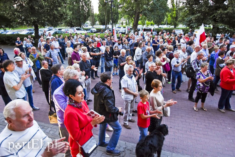 Protest pod sądem  zdjęcie nr 156488